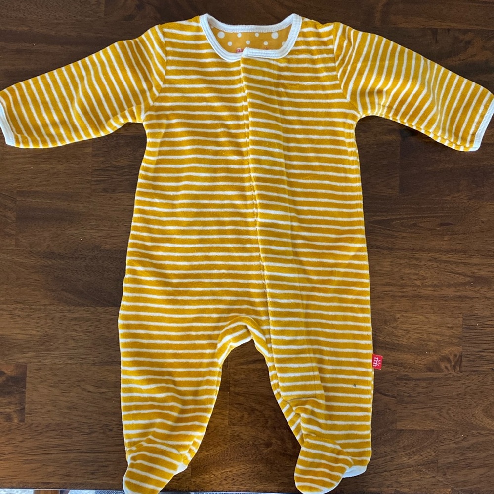 Like new Magnetic Me fleece footie in yellow striped 0-3 mo